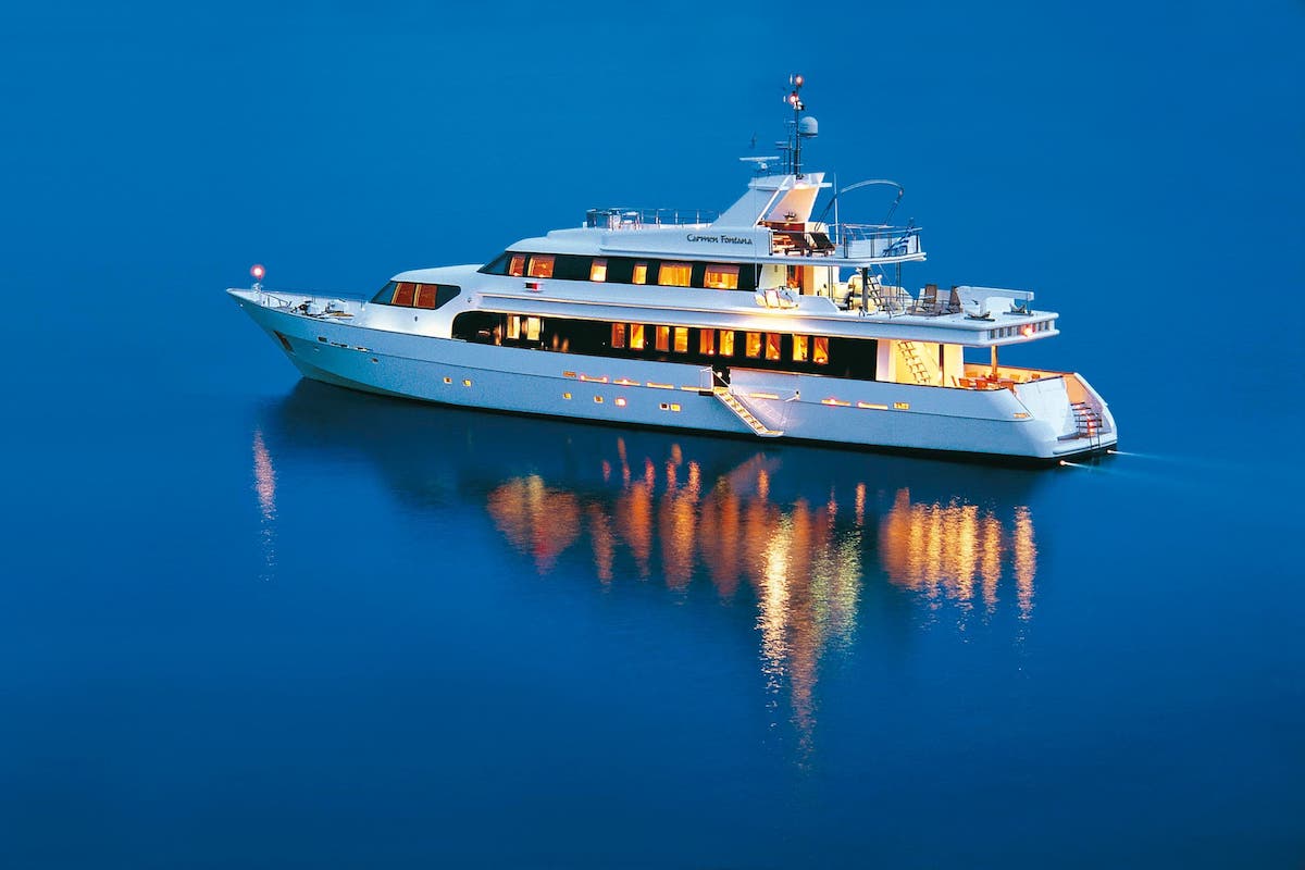 Custom 140, Greece Private Tours, Greece Luxury Yachts